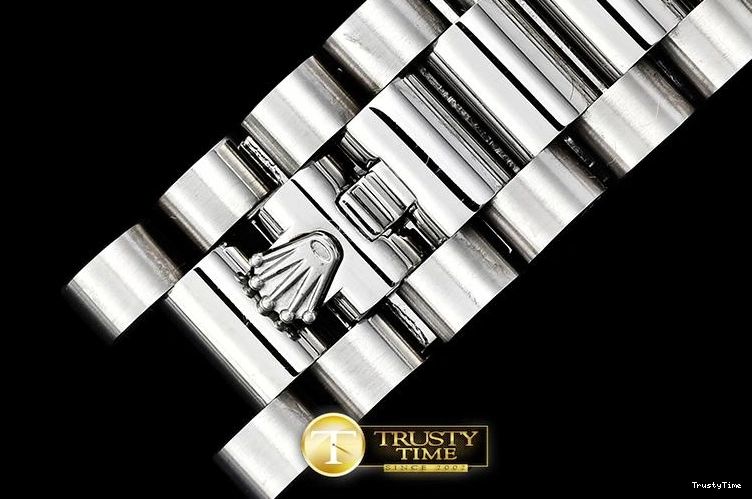 0713 RDD0215D – DayDate 36mm Chic 687